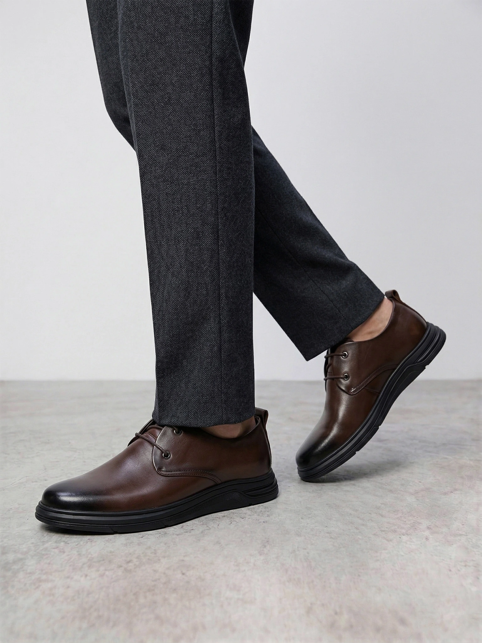 Туфли коричневого цвета со шнуровкой